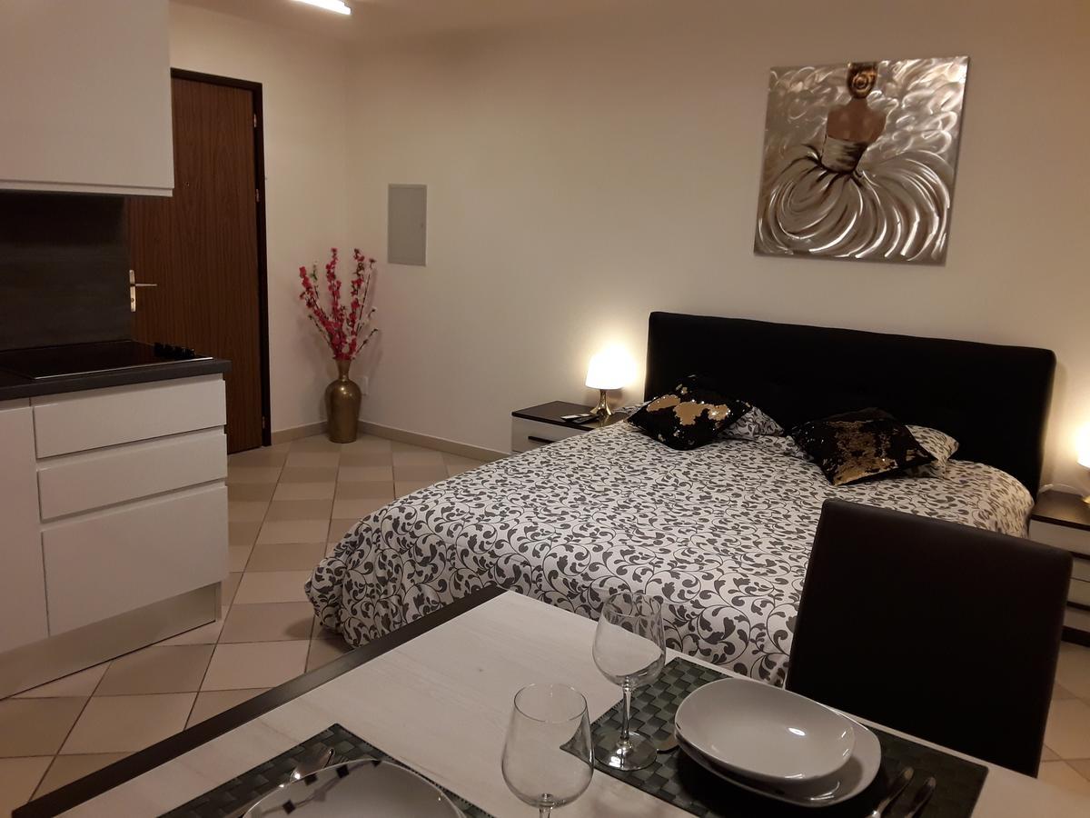 Holidays Homes Il Folletto Quartino 外观 照片