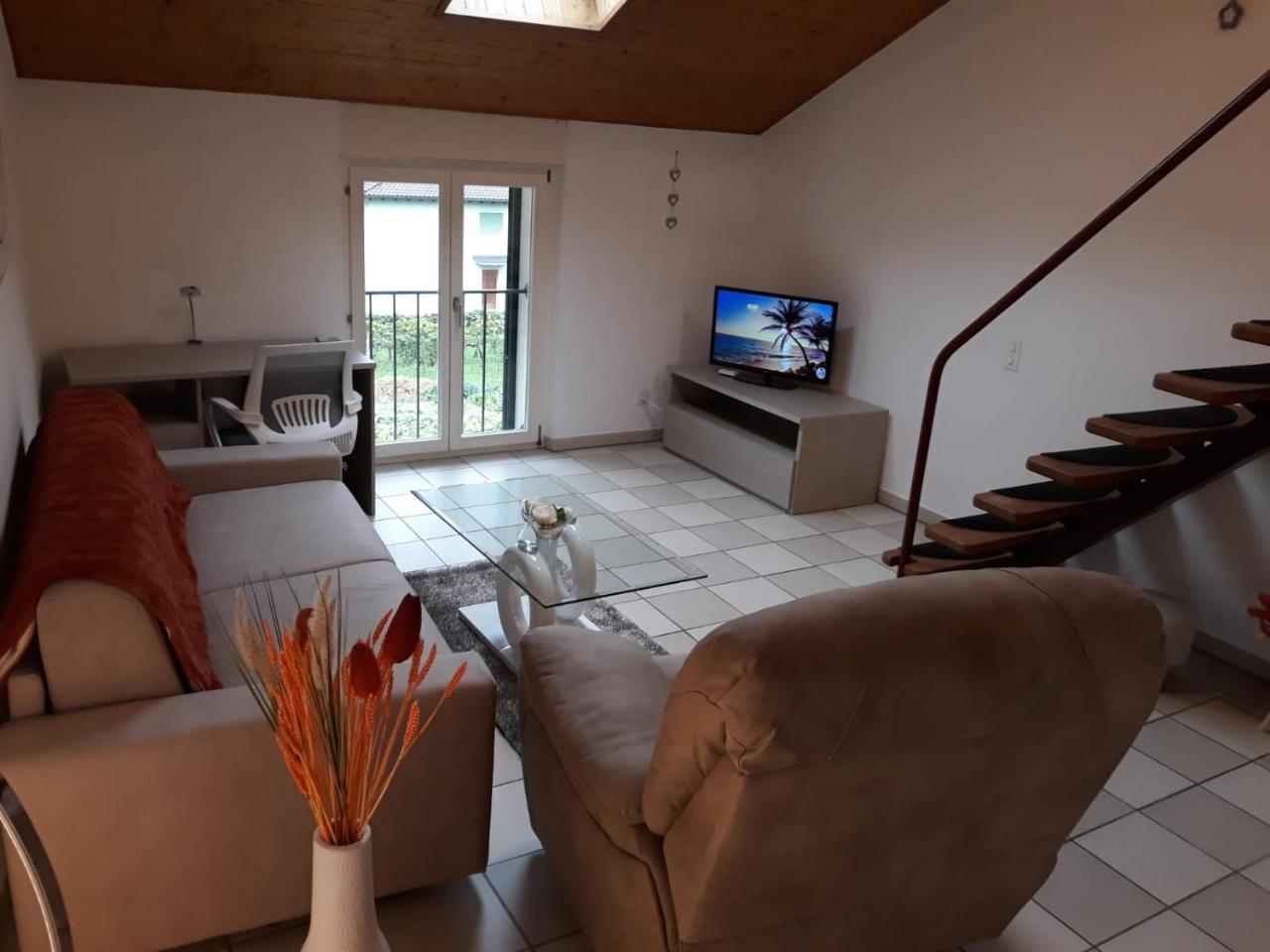 Holidays Homes Il Folletto Quartino 外观 照片